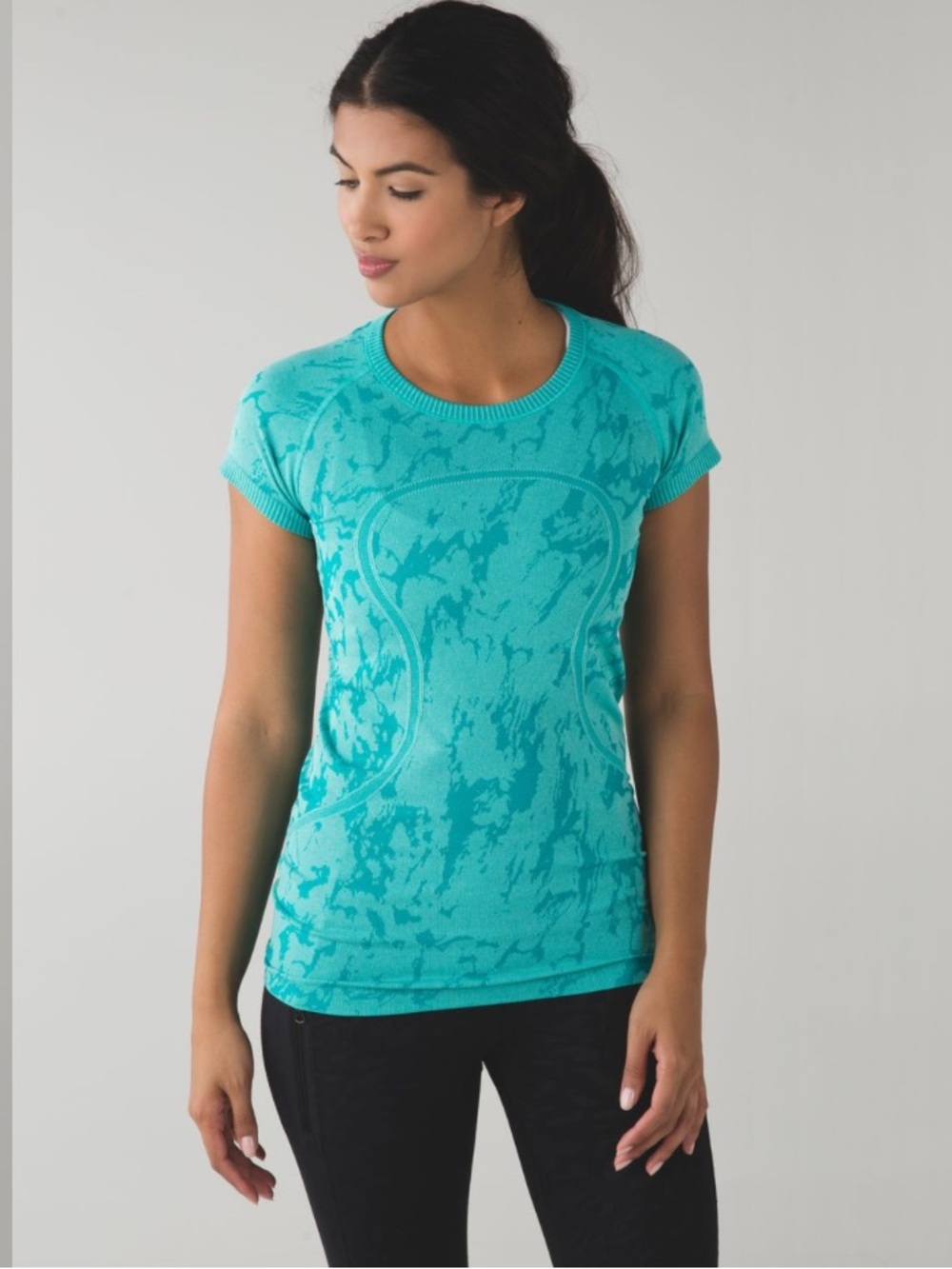 Lululemon • Swiftly Tech Short Sleeve Crew • Size 4